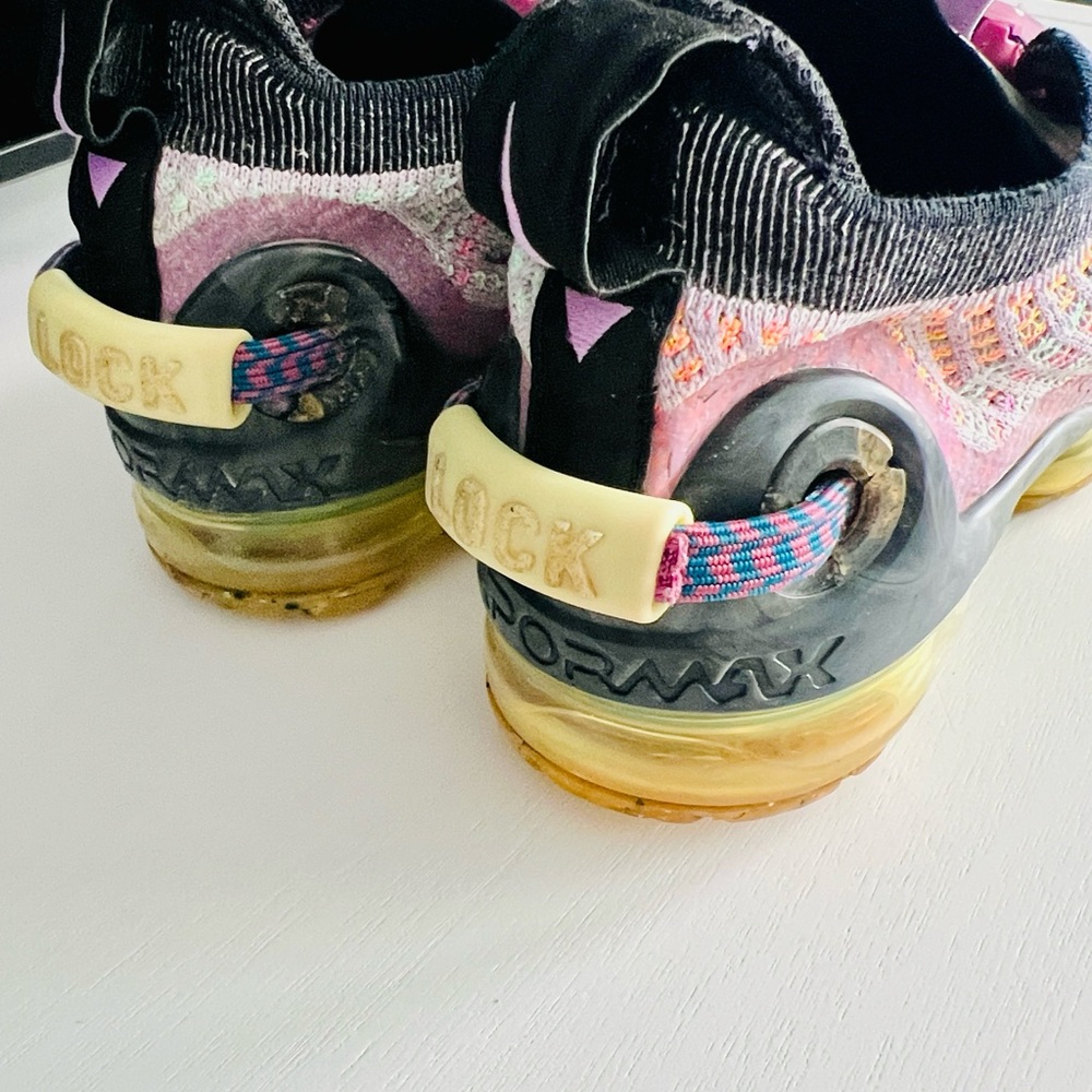 Nike Air VaporMax 2020 Flyknit Violet Ash Multicolor women’s size 6.5y - Picture 8 of 9